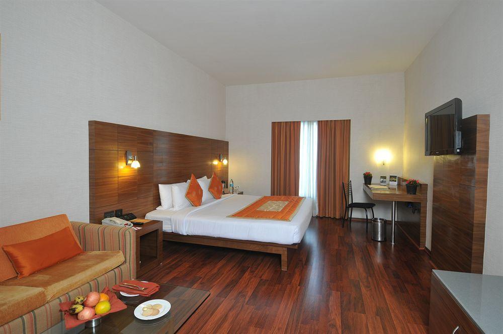 Vits Hotel 푸네 외부 사진