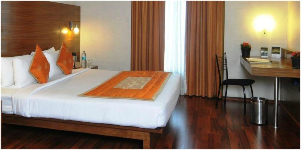 Vits Hotel 푸네 외부 사진