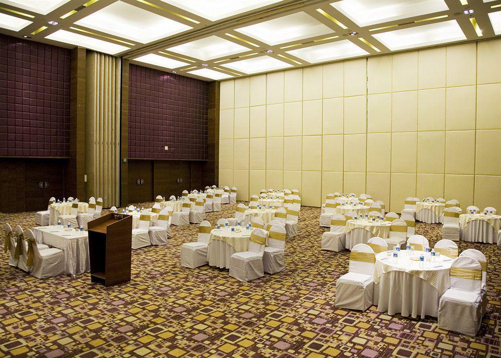 Vits Hotel 푸네 레스토랑 사진